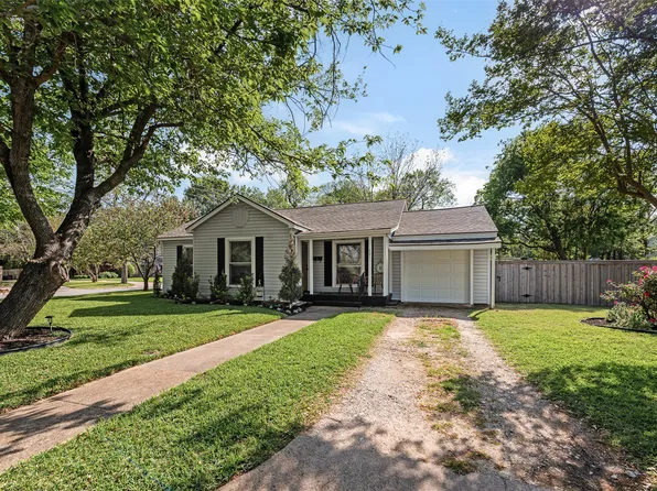 401 Elizabeth St, Terrell, TX 75160