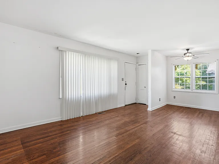 517 11th Ct W — Photo 10