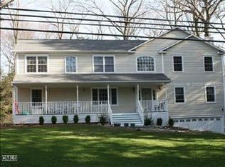 36 Nepas Rd, Fairfield, CT 06825