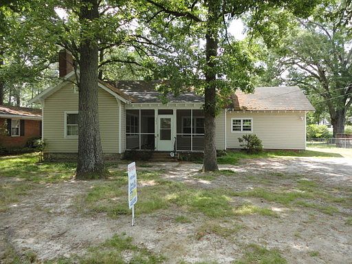1st image of 202 Crescent Dr