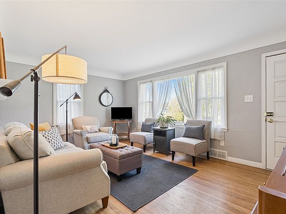 3rd image of 4809 McGowan Dr