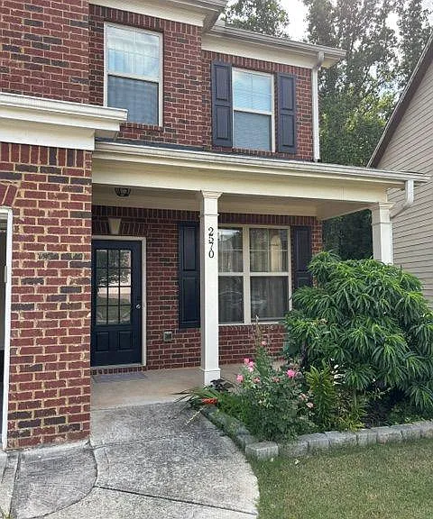 2570 Trelipe Dr — Photo 2