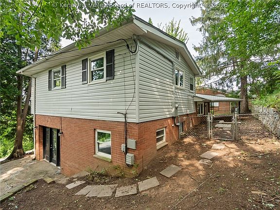 4th image of 852 Beaumont Rd