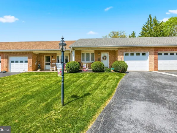 18024 Putter Dr, Hagerstown, MD 21740