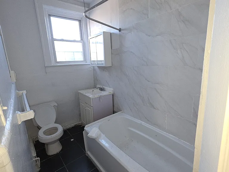 53 Linden St #9 — Photo 5