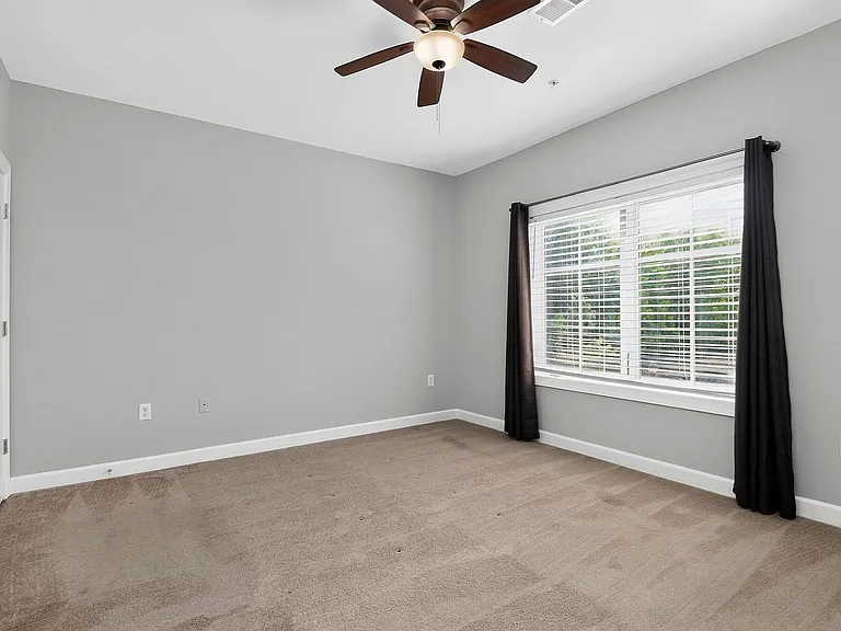 1829 Kenilworth Ave #B-209 — Photo 12