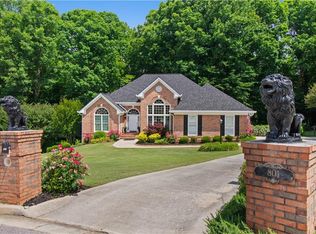 801 Ivy Ridge Dr, Loganville, GA 30052