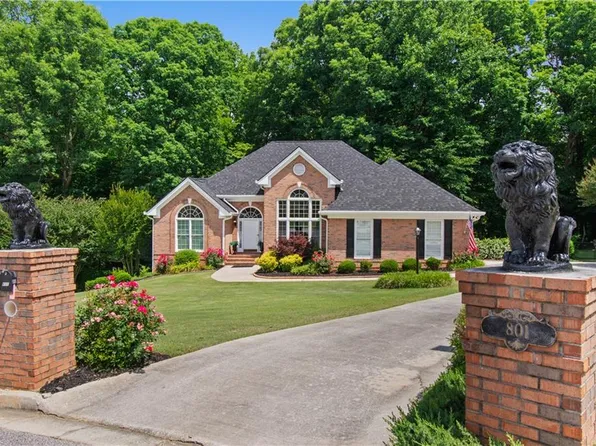 801 Ivy Ridge Dr, Loganville, GA 30052