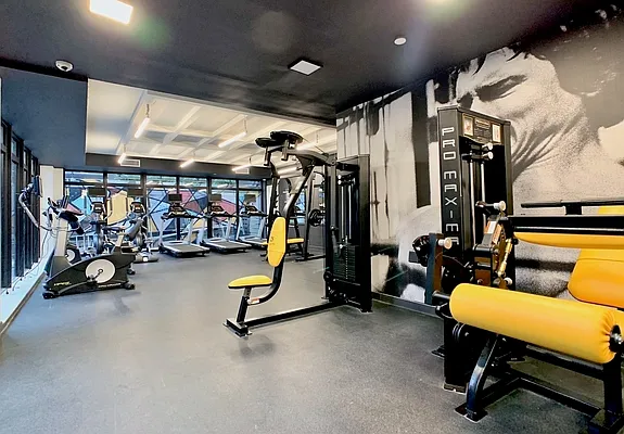 Rented by Zjama Realty Corp | media 21