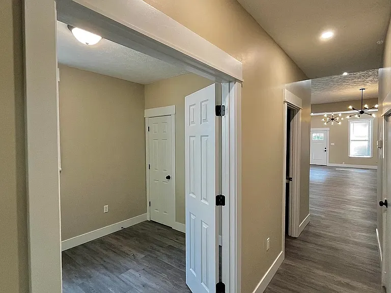 1236 Hermes Ave — Photo 10