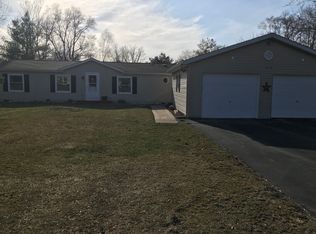 3723 E Shore Dr, Stanton, MI 48888