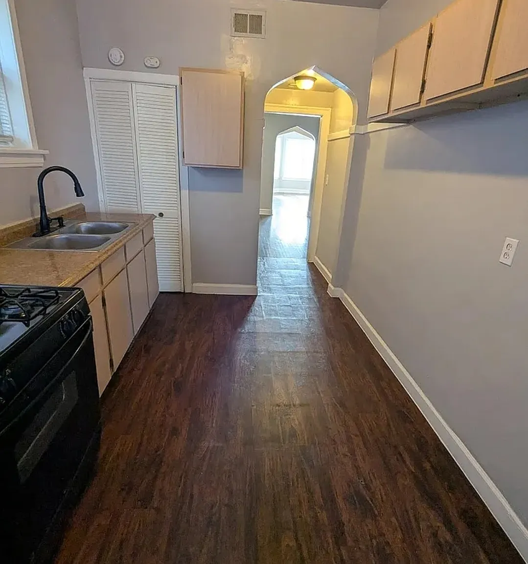 7545 S May St — Photo 3