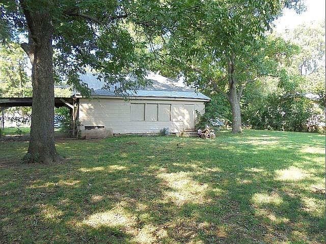2nd image of 518 N Earl St