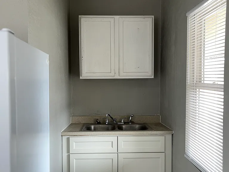 1538 N Grant Ave #A — Photo 6
