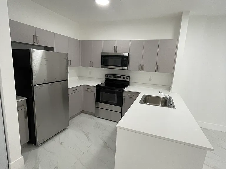 1275 W 26th Pl #E26 — Photo 3