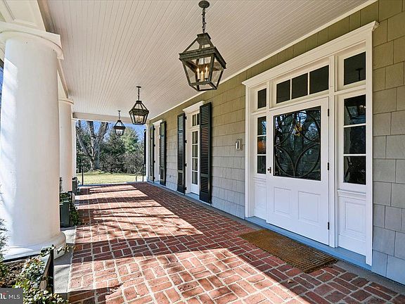 3rd image of 922 Rolandvue Rd