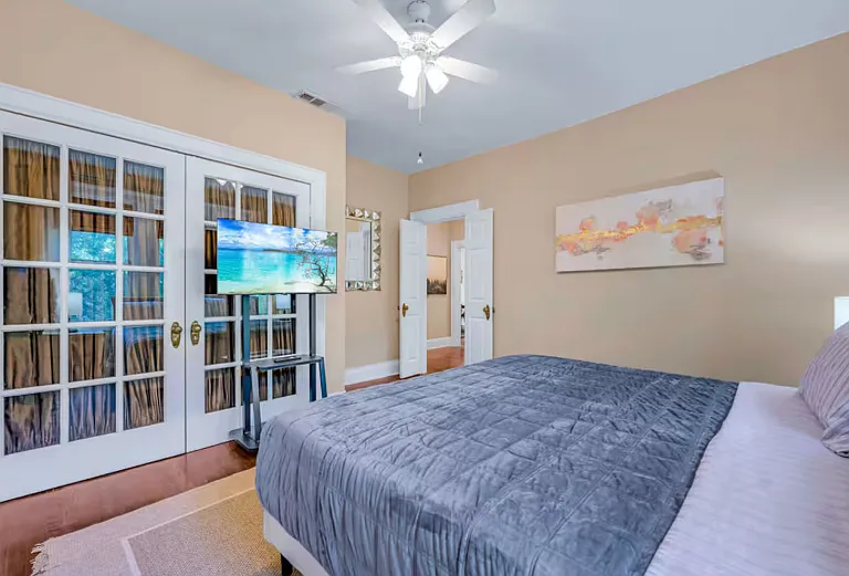 4303 Vandelia St — Photo 39