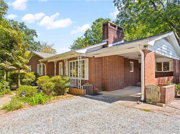 2720 Terrace Dr, Burlington, NC 27215