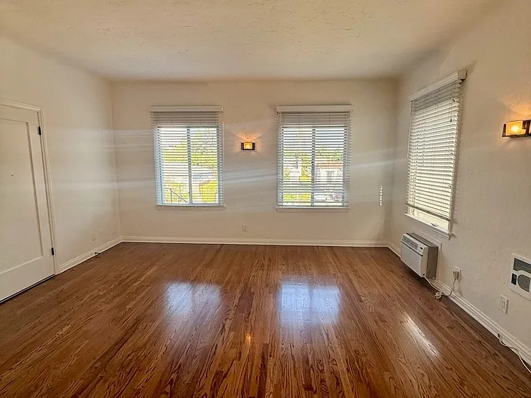 6282 Commodore Sloat Dr #6 — Photo 1