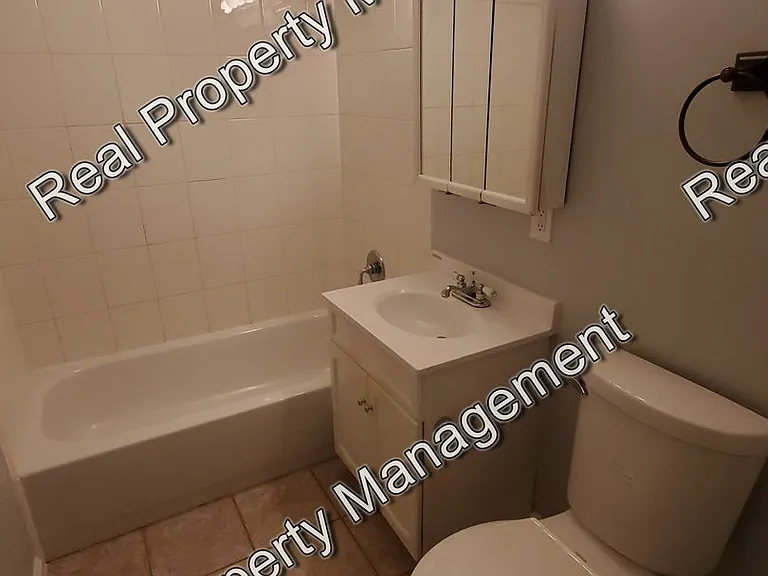 7813 White Oak Ln — Photo 11