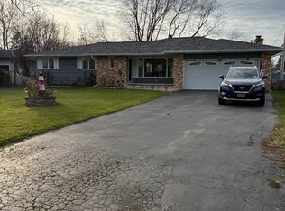 7 Noel Dr, Rochester, NY 14606