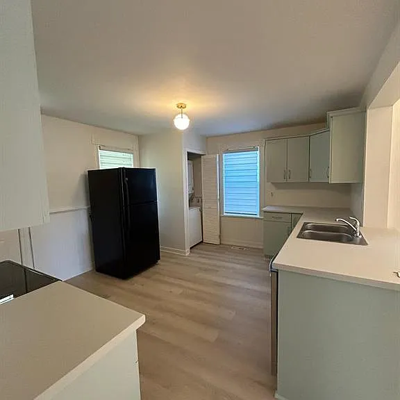 109 Edgar St — Photo 3