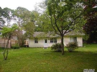 156 Baybright Dr E, Shirley, NY 11967