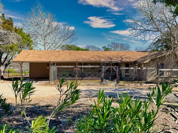 112 Deerfield Dr W, Ingram, TX 78025