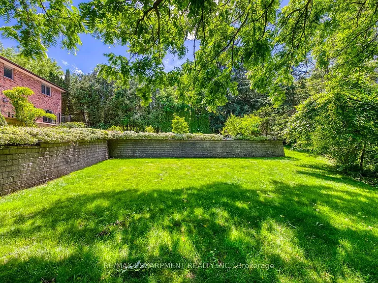 1251 Lakeshore Rd E — Photo 43