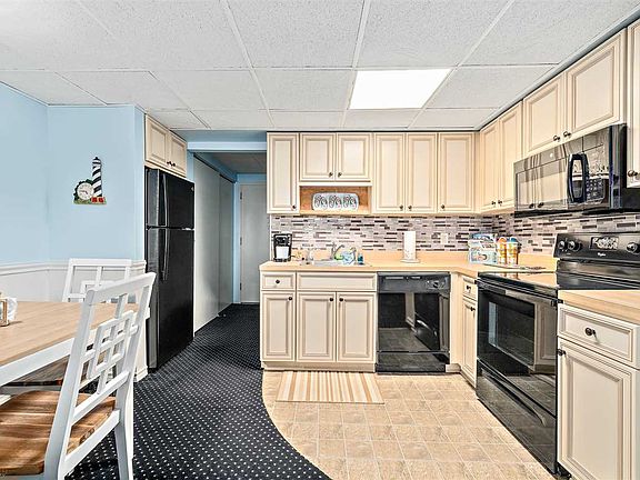 5th image of 500 Kennedy Dr #622-624
