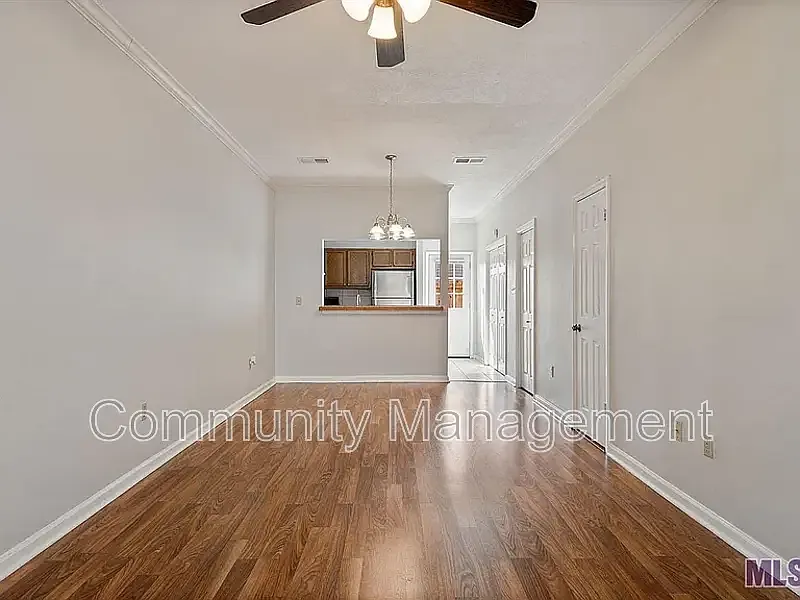 2 bed, 1.5 bath, 1108 sqft, $1,195 — Photo 2