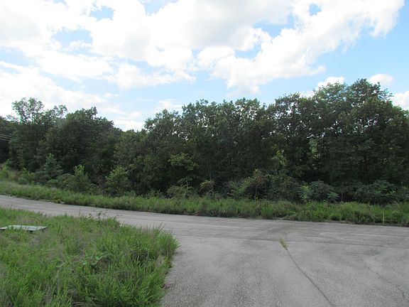 5th image of Emerald Isle Dr
