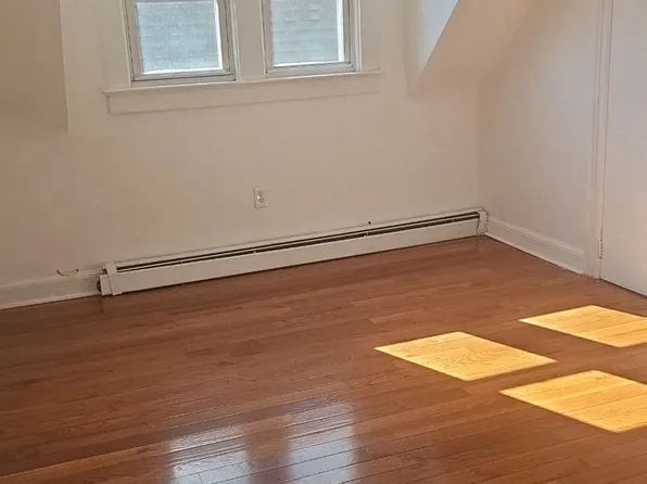 549 Avenue East image 14 of 15