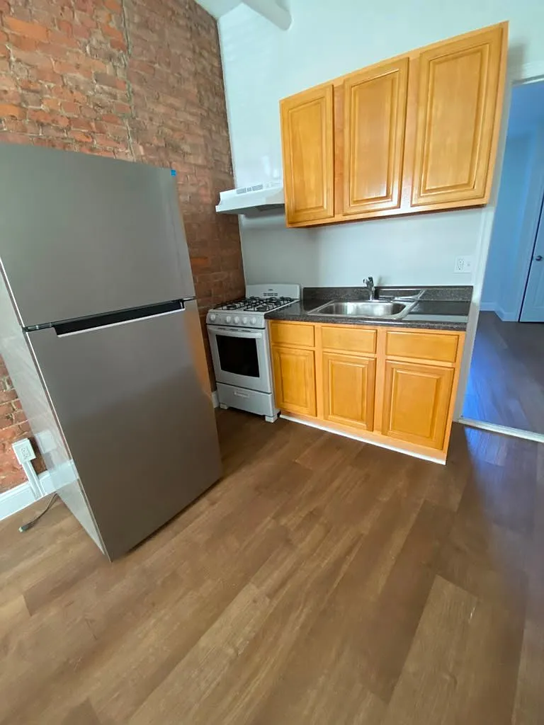 1 bed, 1.0 bath, $1,850 — Photo 1