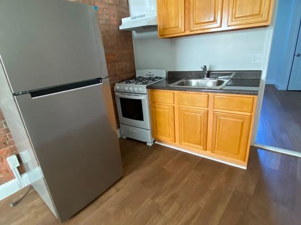 69 N Broadway #69B