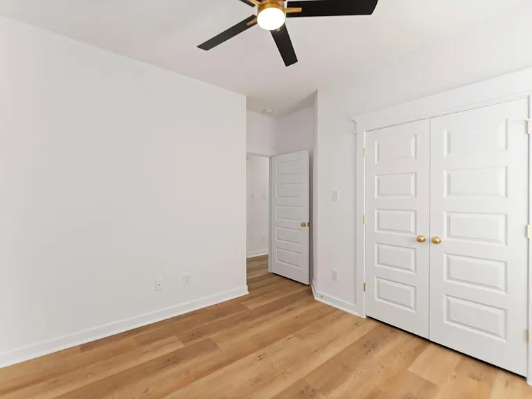 7809 Queen St #B — Photo 15