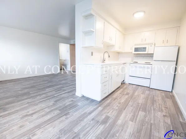 Plaza Apartments