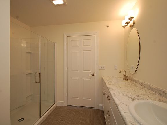 4th image of 7 Chesterfield Lane #8E