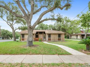 910 E Jones St, Beeville, TX 78102