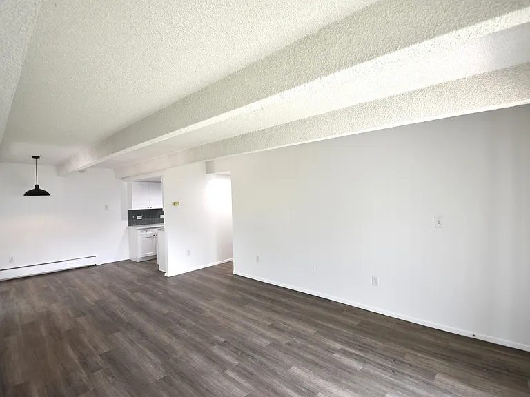 4440 Laguna Pl - Meadows Apartments — Photo 15