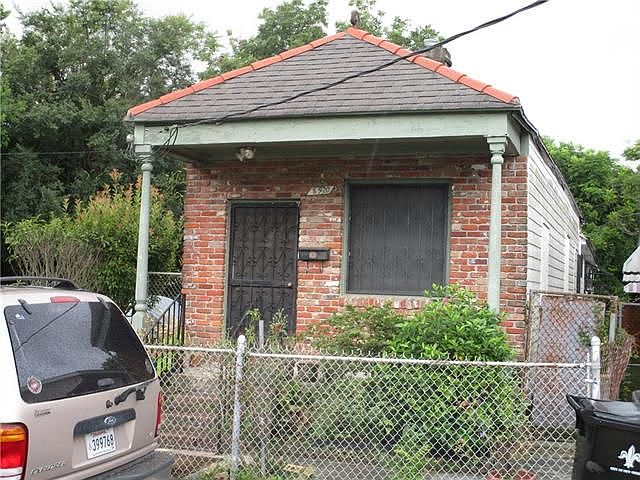 1st image of 8920 Birch St