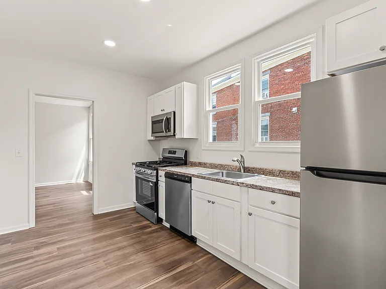 753 W Washington St #A — Photo 12