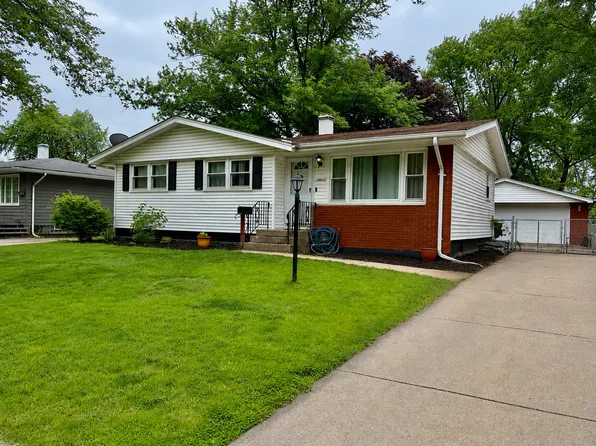 18832 Cherry Ln, Lansing, IL 60438
