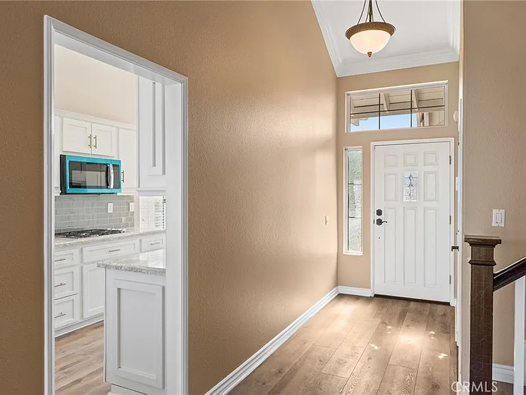 6430 Regents Ct — Photo 13