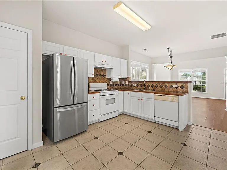 2704 Regent Walk Dr — Photo 11