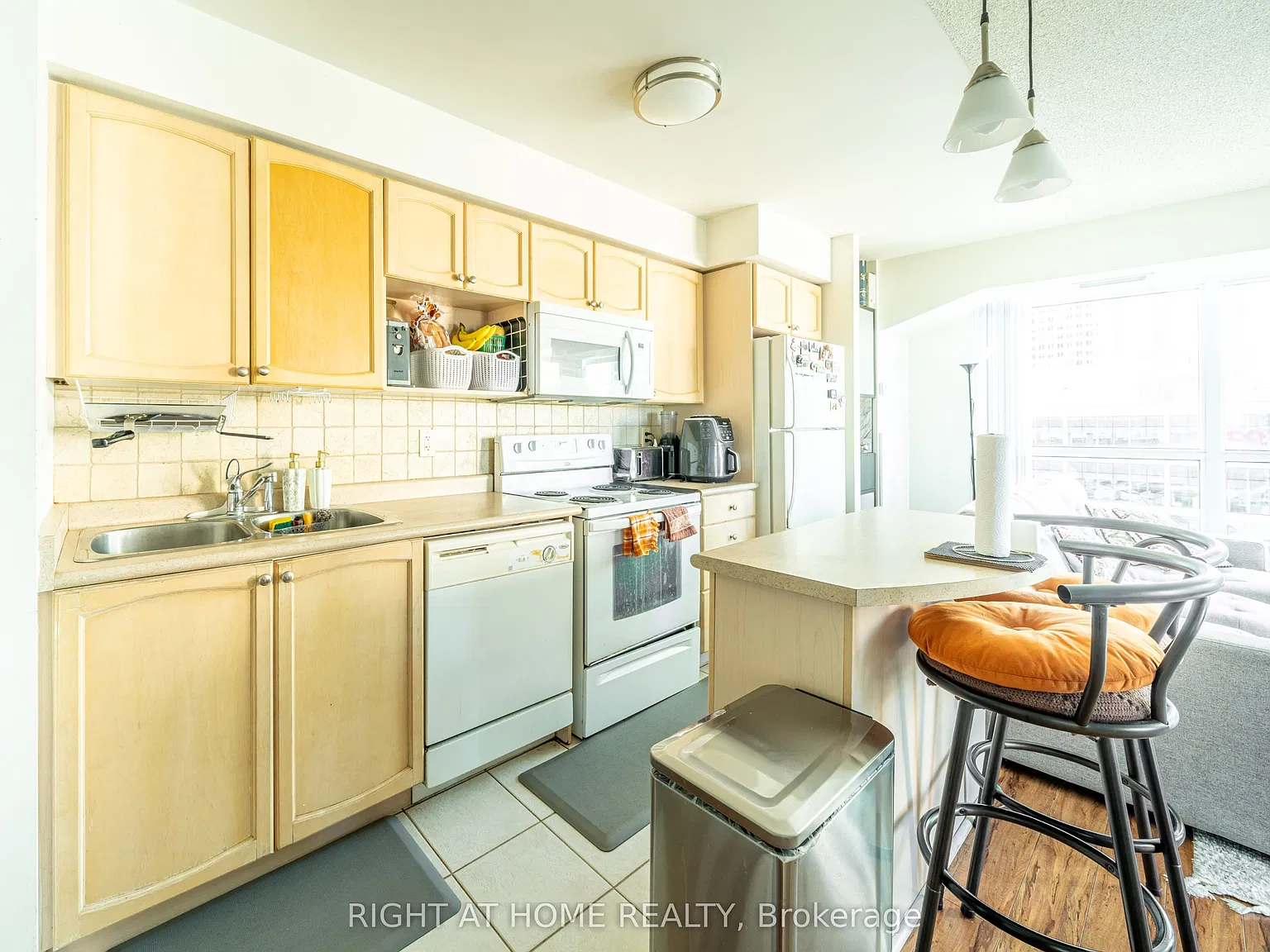 2 bed, $2,850 — Photo 4