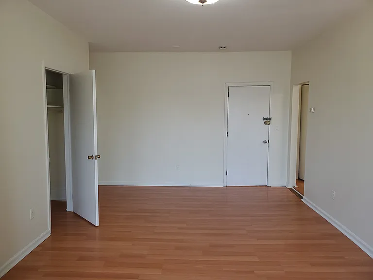 428 Elwood Ave #2S — Photo 7