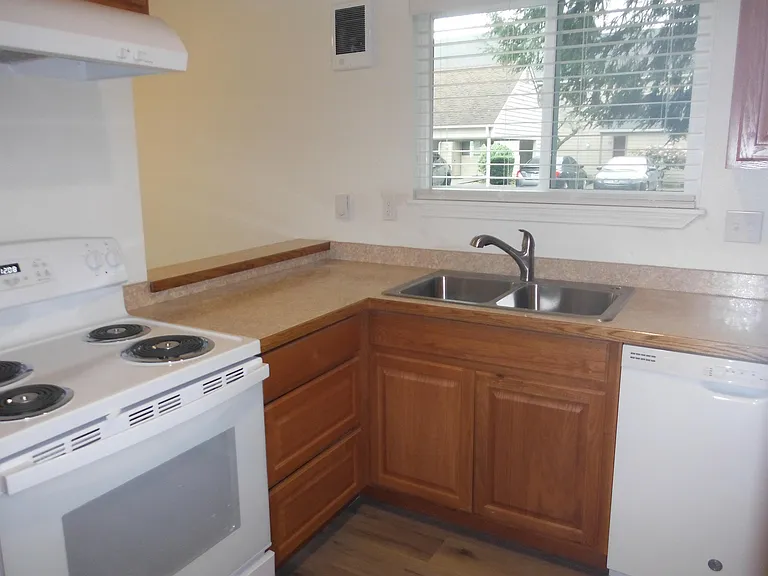260 N Adams St #6 — Photo 4