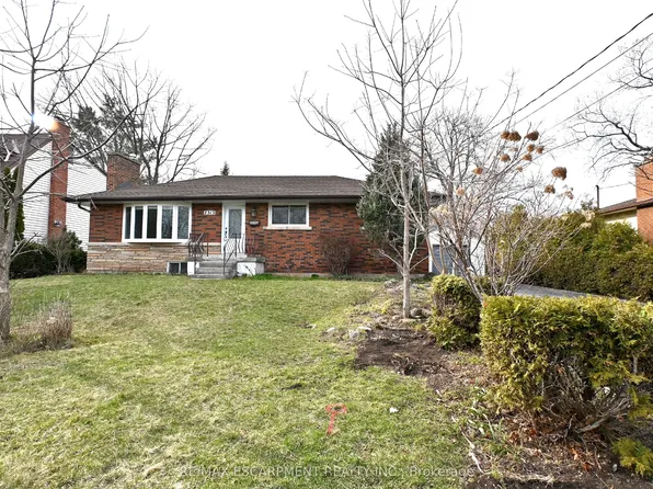 2313 Fassel Ave, Burlington, ON L7R 3P4