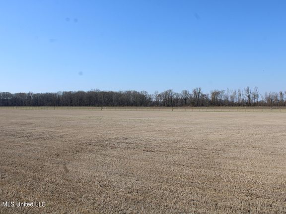 3rd image of 1815 Craft Rd S